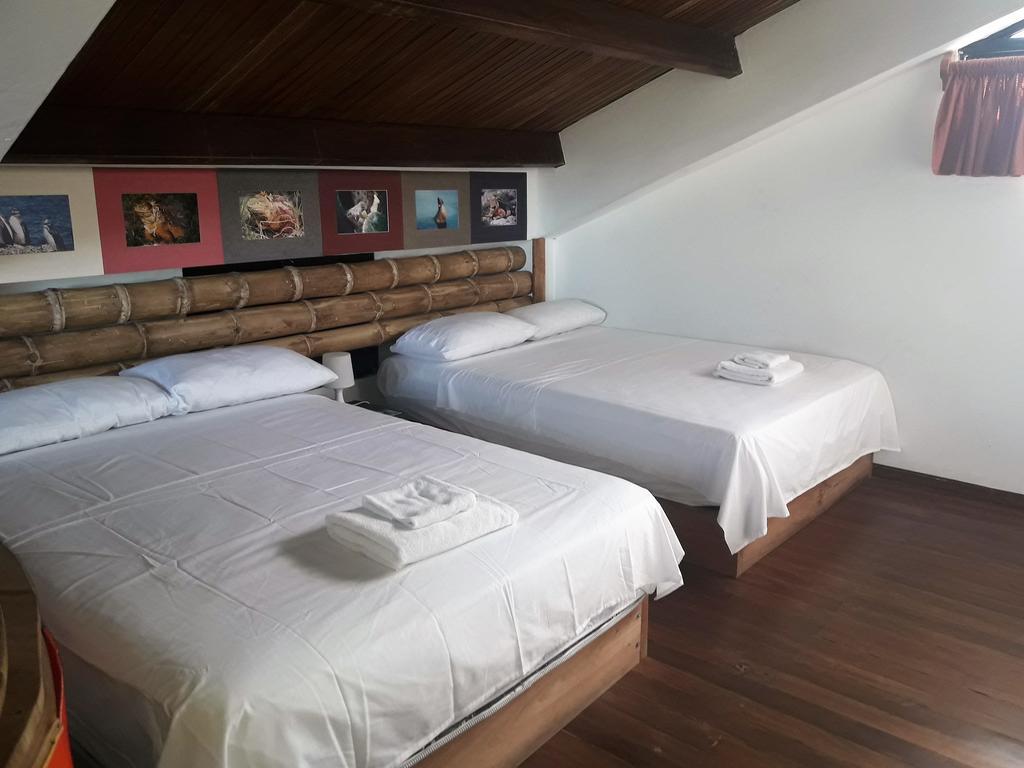 Galapagos House Hostel Пуерто-Айора Екстер'єр фото